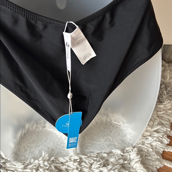 Black Halter One Piece Swimsuit with Plunging V-neckline with Towel - Picture 9 of 10